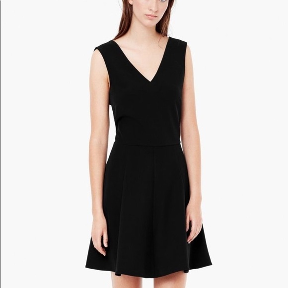 Halston Heritage Dresses & Skirts - Halston | V-Neck LBD Dress